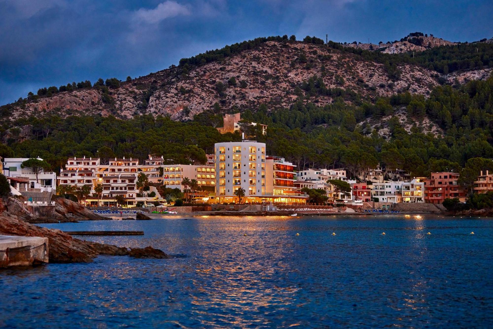 Universal Hotel Aquamarin Sant Elm Exterior foto